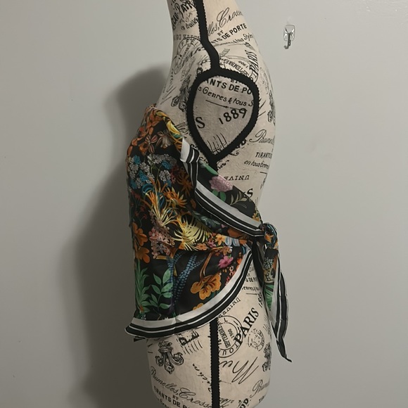 Vismaya Floral 100% Silk Scarf - Picture 7 of 9